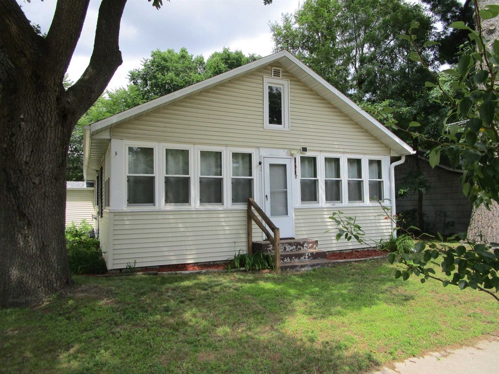 Photo for 454 Center Street, Adams, WI 53910 (MLS # 1995813)