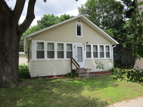 Photo of 454 Center Street, Adams, WI 53910 (MLS # 1995813)