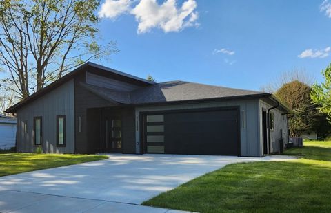 Photo of 460 W 1st Street, Richland Center, WI 53581 (MLS # 2023486)