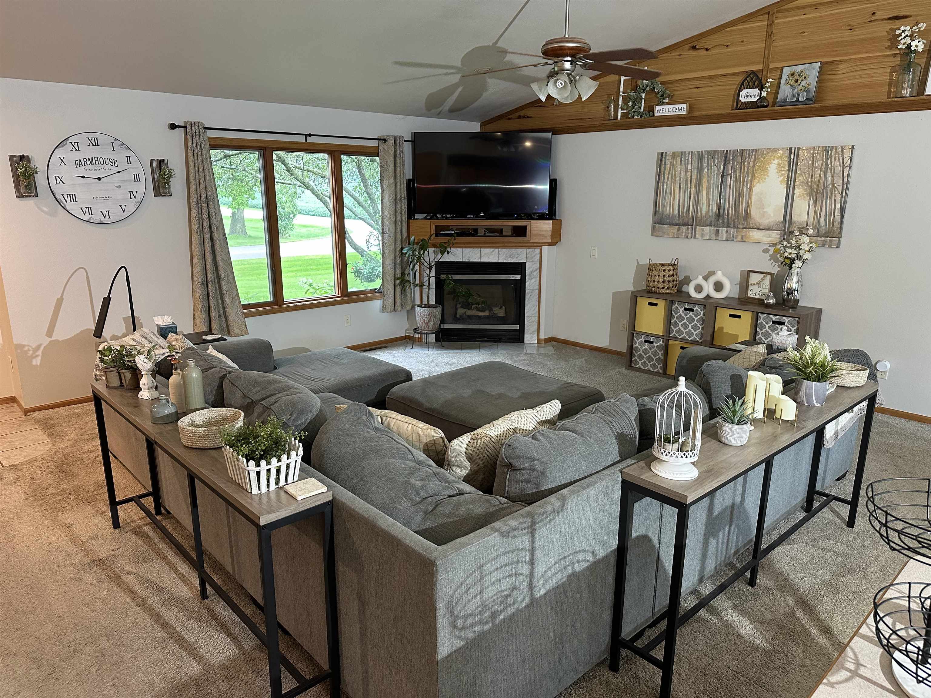 Stoughton, Wisconsin 53589, United States, 4 Bedrooms Bedrooms, ,3 BathroomsBathrooms,Residential,Active,189188