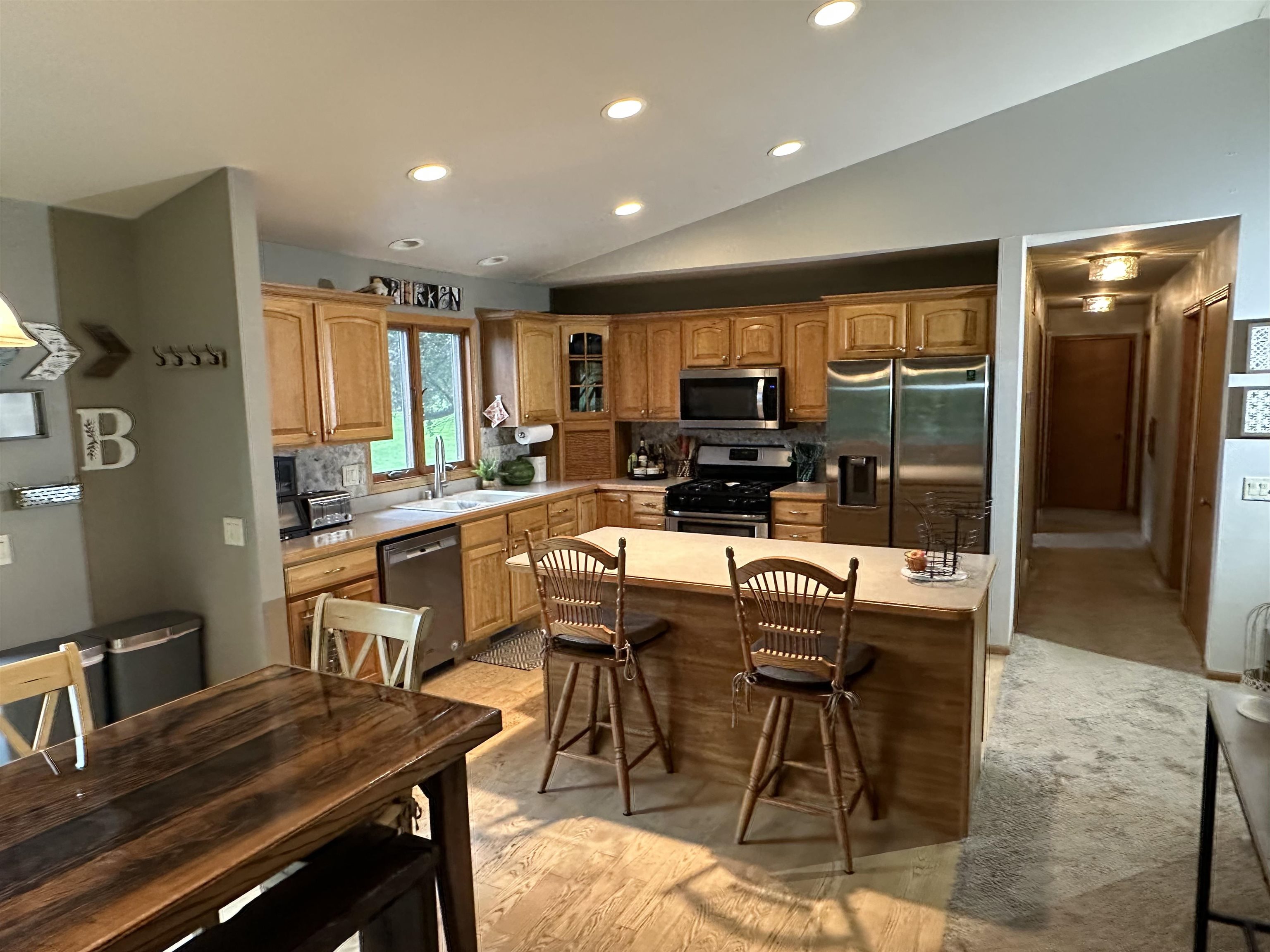 Stoughton, Wisconsin 53589, United States, 4 Bedrooms Bedrooms, ,3 BathroomsBathrooms,Residential,Active,189188