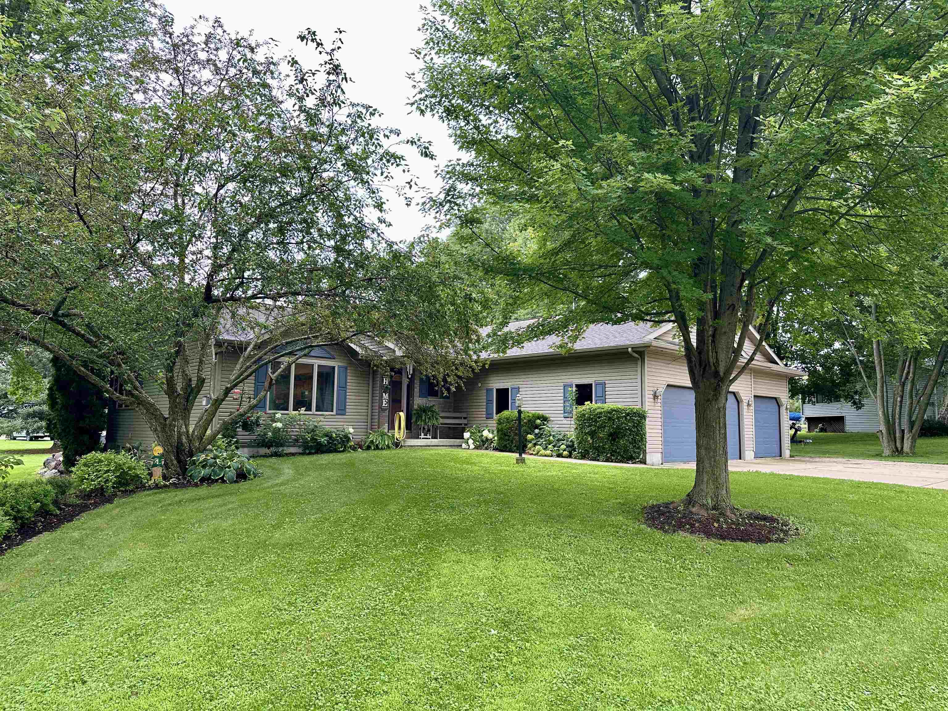 Stoughton, Wisconsin 53589, United States, 4 Bedrooms Bedrooms, ,3 BathroomsBathrooms,Residential,Active,189188