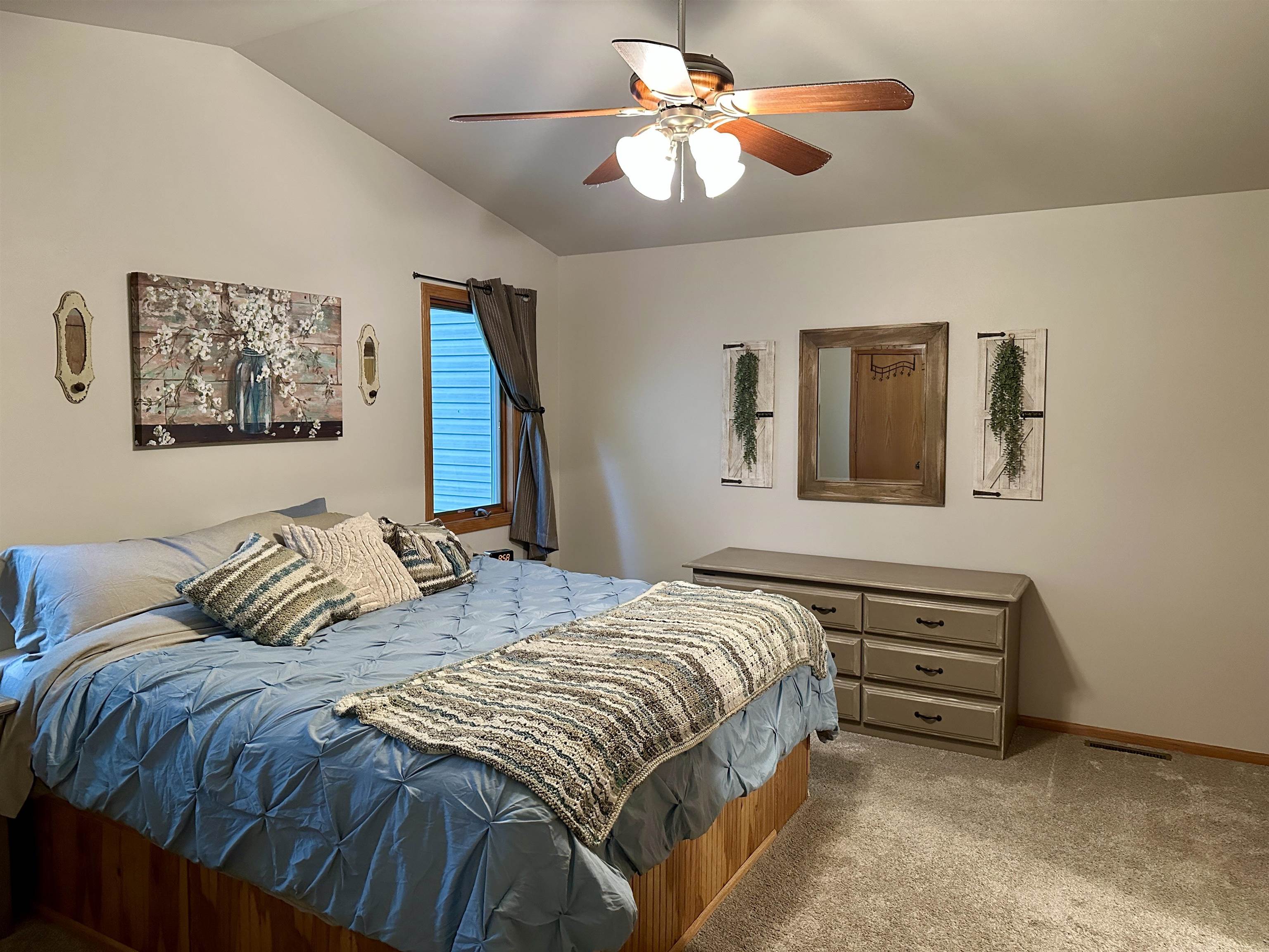 Stoughton, Wisconsin 53589, United States, 4 Bedrooms Bedrooms, ,3 BathroomsBathrooms,Residential,Active,189188