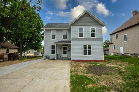 217 E Division Street, Dodgeville, WI 53533 - #: 2000241