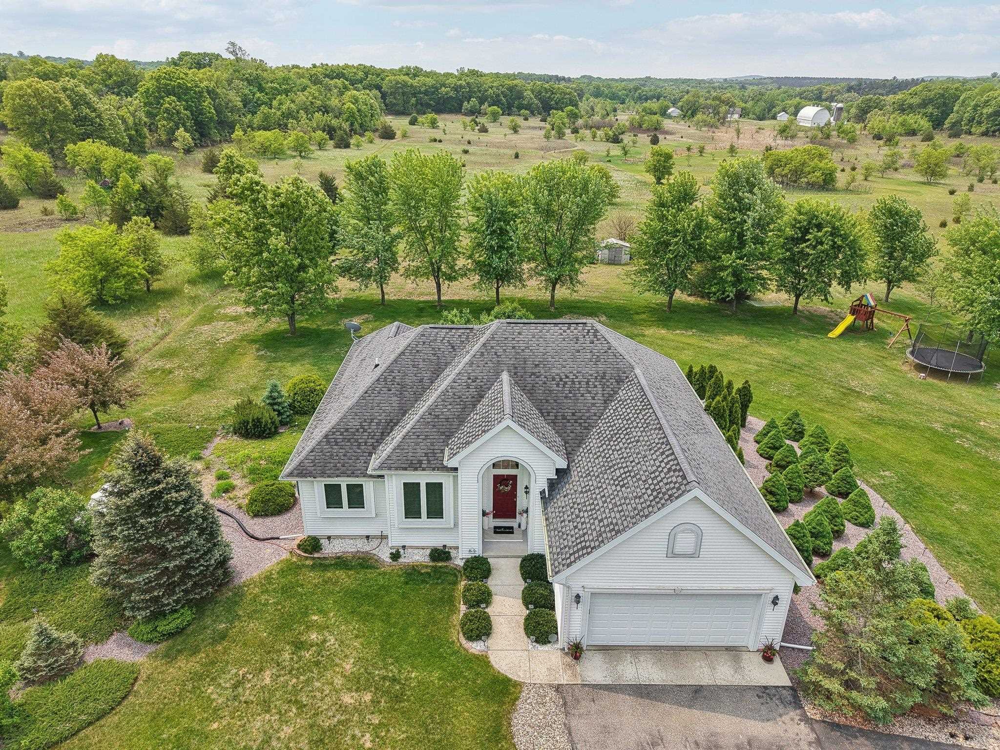 Wisconsin Dells, Wisconsin 53965, United States, 4 Bedrooms Bedrooms, ,3 BathroomsBathrooms,Residential,Active,91104