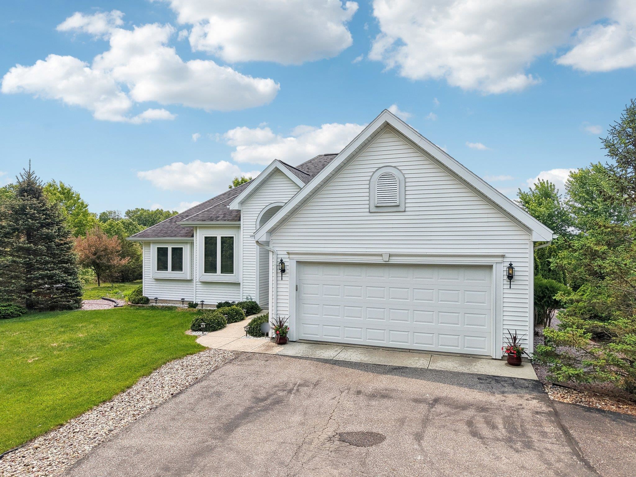 Wisconsin Dells, Wisconsin 53965, United States, 4 Bedrooms Bedrooms, ,3 BathroomsBathrooms,Residential,Active,91104