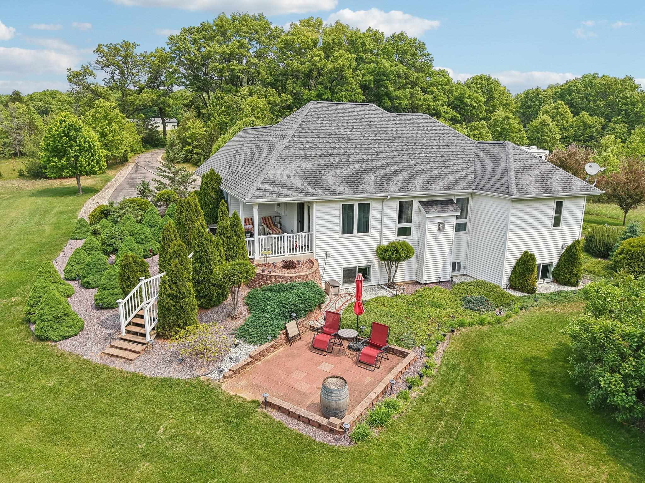 Wisconsin Dells, Wisconsin 53965, United States, 4 Bedrooms Bedrooms, ,3 BathroomsBathrooms,Residential,Active,91104