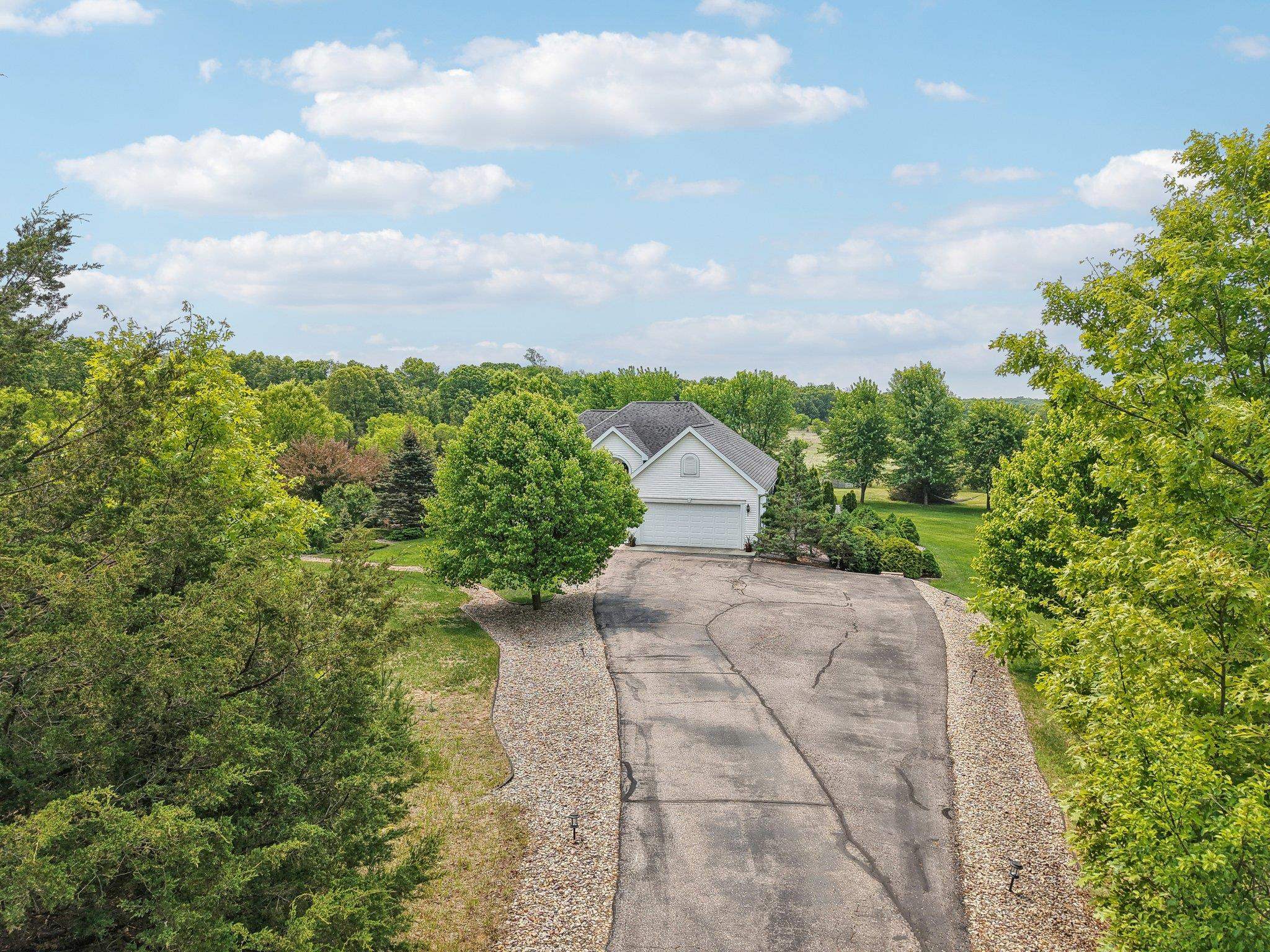 Wisconsin Dells, Wisconsin 53965, United States, 4 Bedrooms Bedrooms, ,3 BathroomsBathrooms,Residential,Active,91104