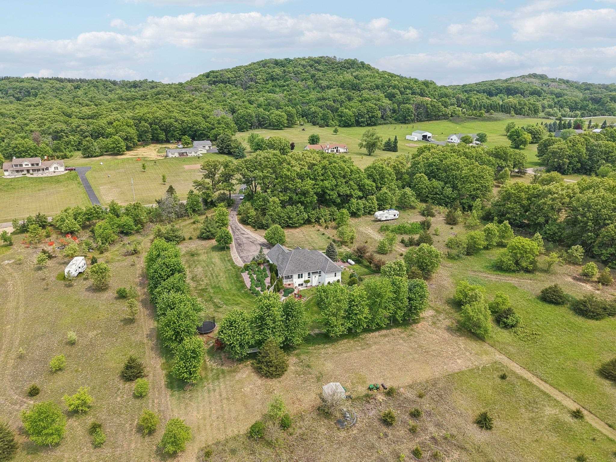 Wisconsin Dells, Wisconsin 53965, United States, 4 Bedrooms Bedrooms, ,3 BathroomsBathrooms,Residential,Active,91104