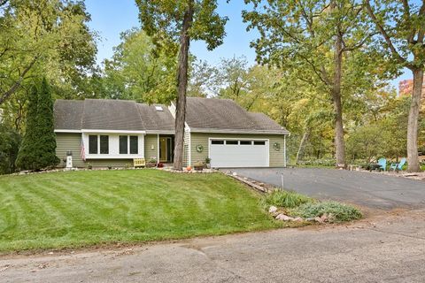 Photo of W8231 Lake Terrace, Lake Mills, WI 53551 (MLS # 2010960)