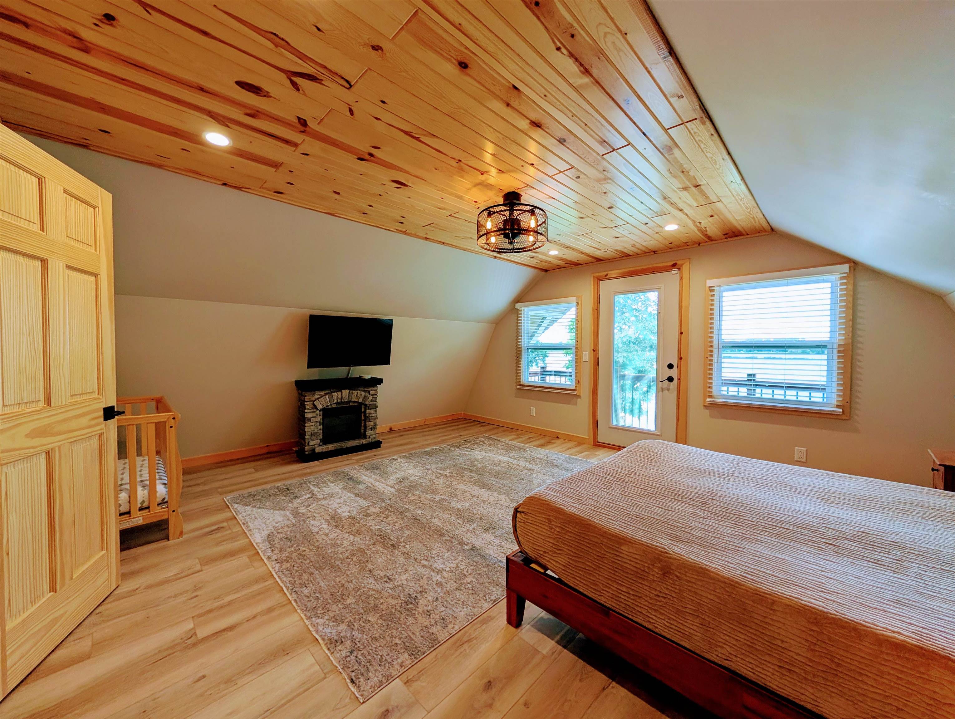 Montello, Wisconsin 53949, United States, 4 Bedrooms Bedrooms, ,2 BathroomsBathrooms,Residential,Active,164575