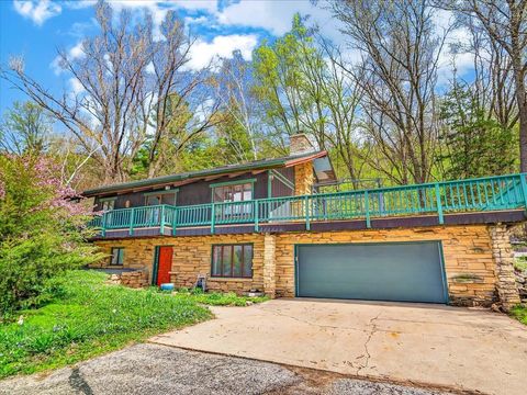 Photo of 26 Appleby Circle, Mazomanie, WI 53560 (MLS # 2021672)