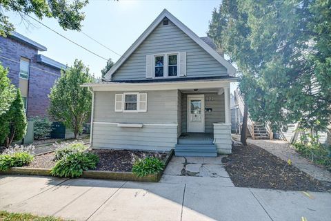 Photo of 927 Drake Street, Madison, WI 53715 (MLS # 2009354)