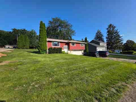 Photo of 512 Central Avenue, Deerfield, WI 53531 (MLS # 2031375)