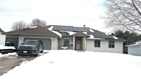 Photo of 720 Waveland Road, Janesville, WI 53548 (MLS # 2018767)