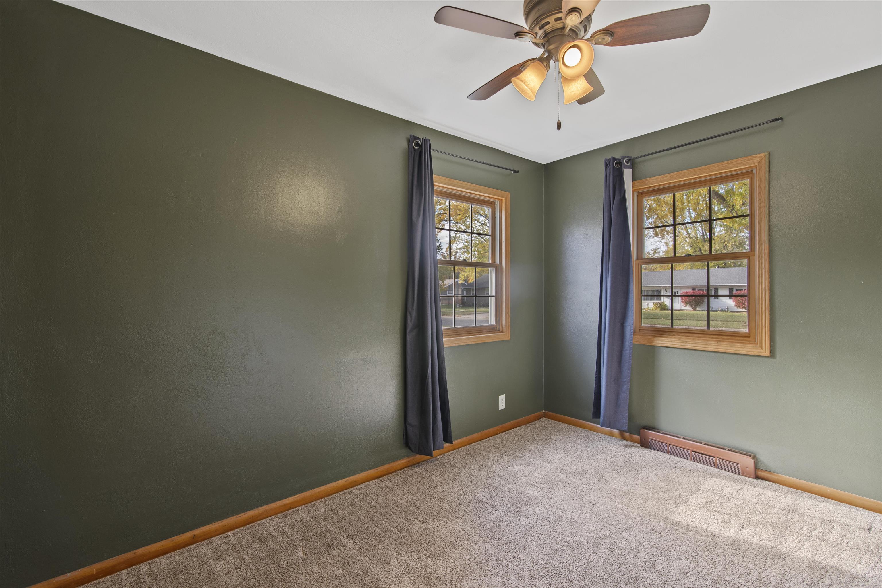 Janesville, Wisconsin 53548, United States, 2 Bedrooms Bedrooms, ,1 BathroomBathrooms,Residential,Active,239941