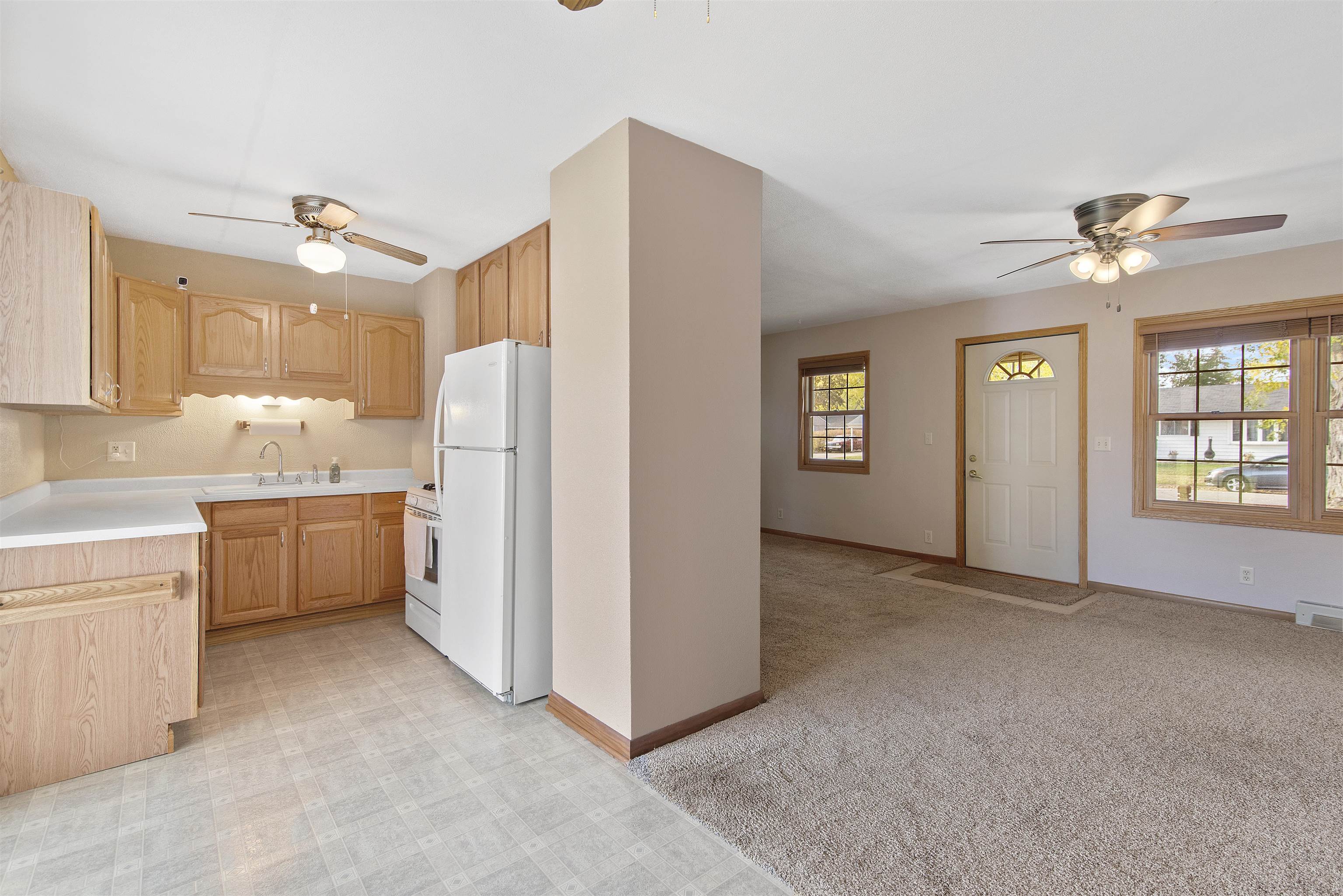 Janesville, Wisconsin 53548, United States, 2 Bedrooms Bedrooms, ,1 BathroomBathrooms,Residential,Active,239941