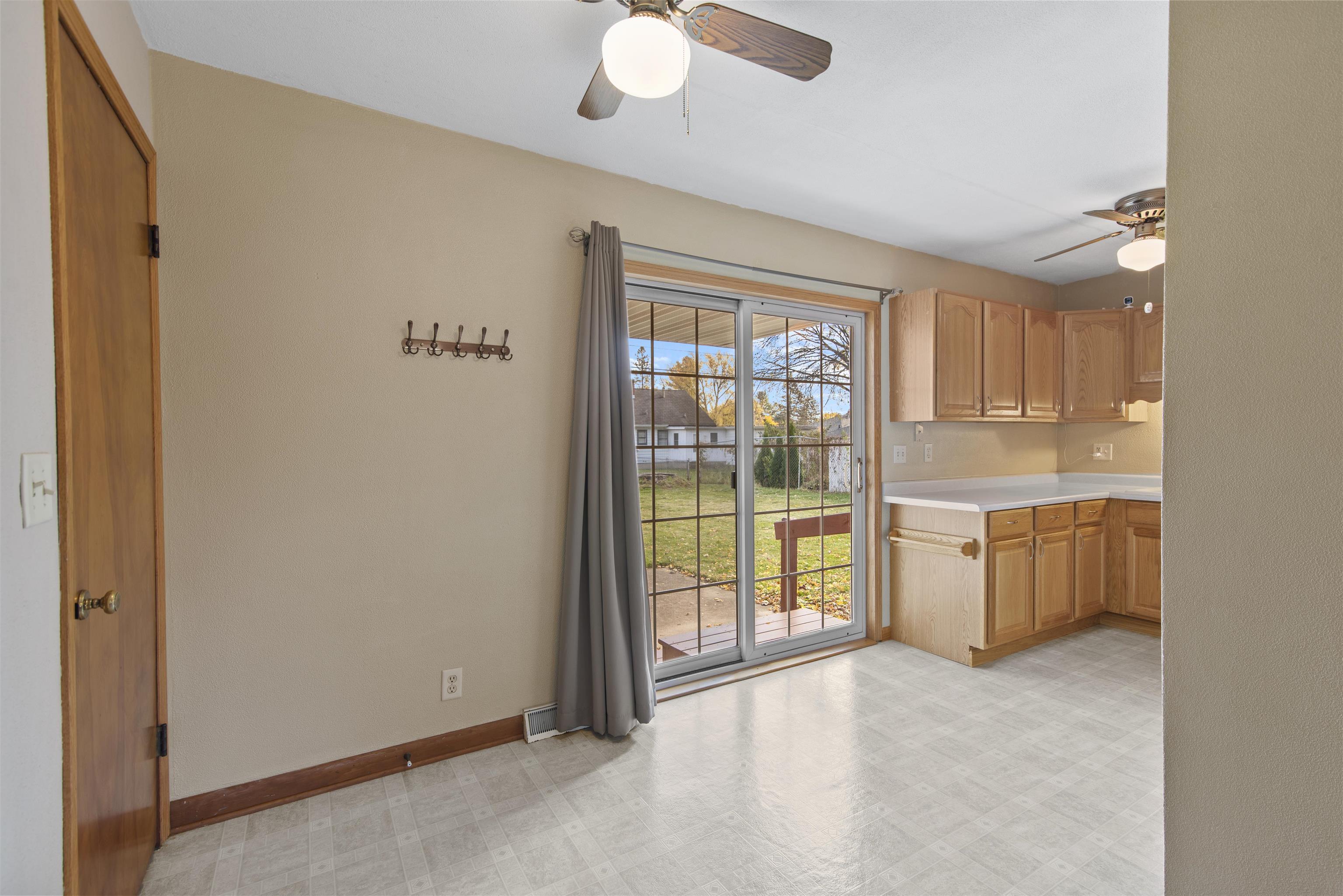 Janesville, Wisconsin 53548, United States, 2 Bedrooms Bedrooms, ,1 BathroomBathrooms,Residential,Active,239941