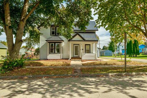 Photo of 1810 15th Avenue, Monroe, WI 53566 (MLS # 2009968)