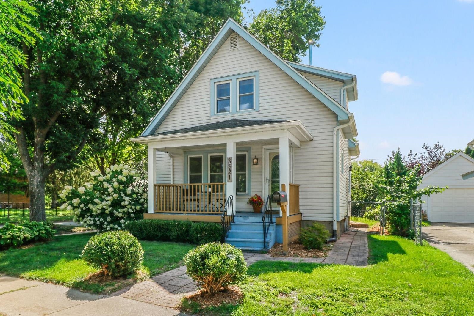 3521 Margaret Street