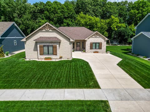 Photo of 3904 Tanglewood Place, Janesville, WI 53546 (MLS # 2027236)