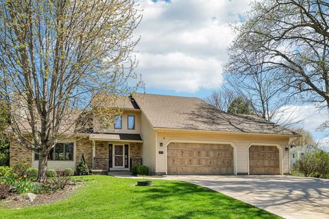 Photo of 2832 Marledge Street, Fitchburg, WI 53711 (MLS # 2021406)