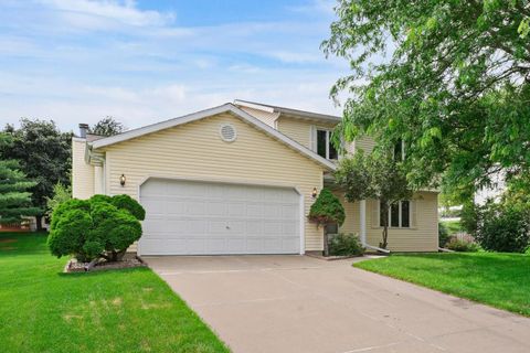 Photo of 2928 Maple Run Drive, Madison, WI 53719 (MLS # 2026383)