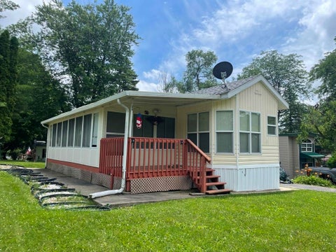 Photo of 473 Westview Court, Edgerton, WI 53534 (MLS # 2029659)
