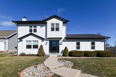 Photo of 1604 Rustic Drive, Sun Prairie, WI 53590 (MLS # 2018160)