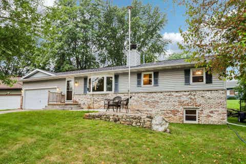 Photo of 900 Olympic Street, Sun Prairie, WI 53590 (MLS # 2030243)