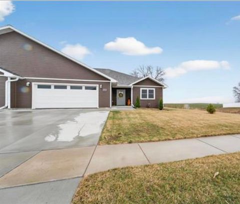 Photo of 804 Roosevelt Street, Baraboo, WI 53913 (MLS # 2019845)