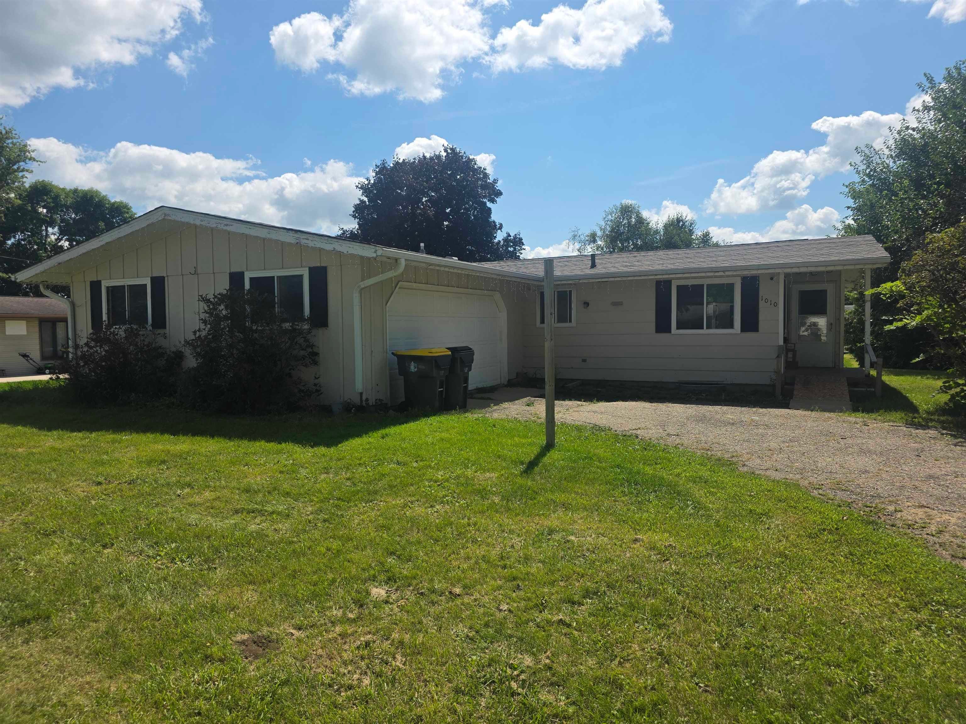 1010 26th Street - Photo 2