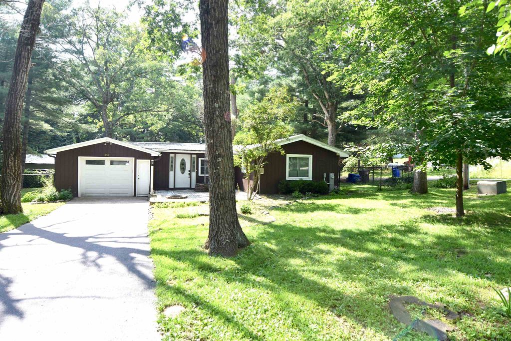 Photo for 251 Indian Mound Street, Oxford, WI 53952 (MLS # 2004912)