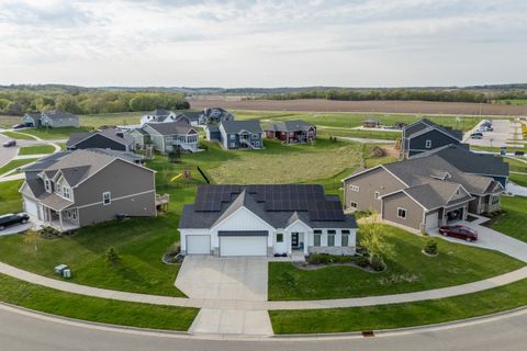 Tiny photo for 409 Peterson Trail, Oregon, WI 53575 (MLS # 2012784)