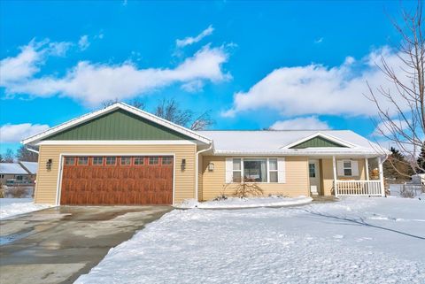 Photo of 652 E Countryside Drive, Evansville, WI 53536 (MLS # 2015446)