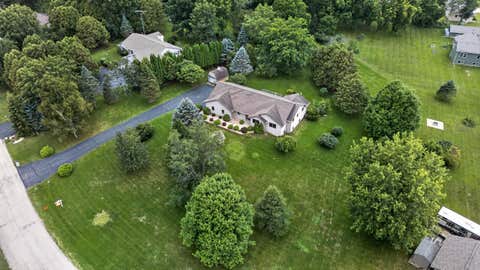 Photo of 5701 N Ridge View Drive, Janesville, WI 53548 (MLS # 2029734)