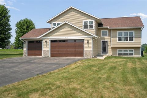 Photo of N8745 Hannah Road, Belleville, WI 53508 (MLS # 2028517)