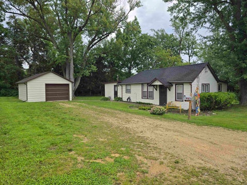 Photo of 7 S Bruce Street, Darien, WI 53114 (MLS # 2030921)