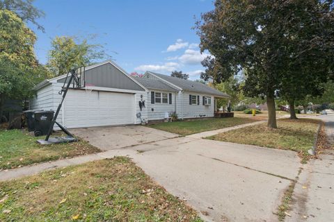 Photo of 1424 Roosevelt Avenue, Beloit, WI 53511 (MLS # 2010965)