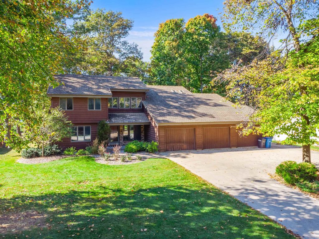 Photo for 1591 Maricopa Drive, Oshkosh, WI 54904 (MLS # 2010745)