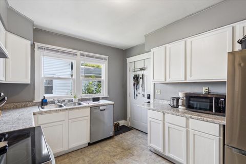 Photo of 1323 Wisconsin Avenue, Beloit, WI 53511 (MLS # 2007241)