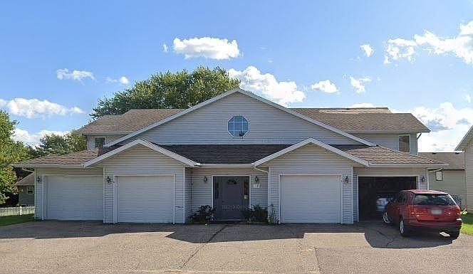 Photo 1 of 9 — 1126 12th Street, Baraboo, WI 53913