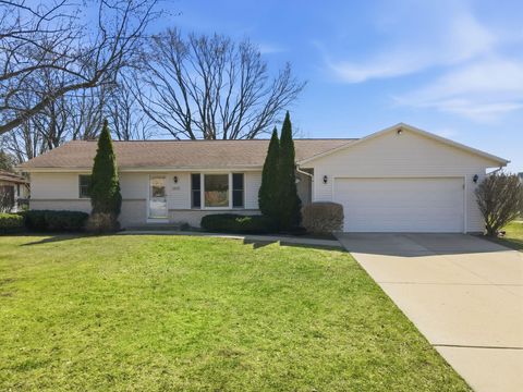 Photo of 3828 Beacon Hill Drive, Janesville, WI 53546 (MLS # 2019020)
