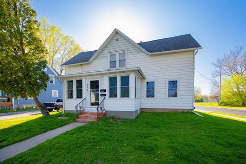 Photo of 433 N High Street, Fort Atkinson, WI 53538 (MLS # 2021485)