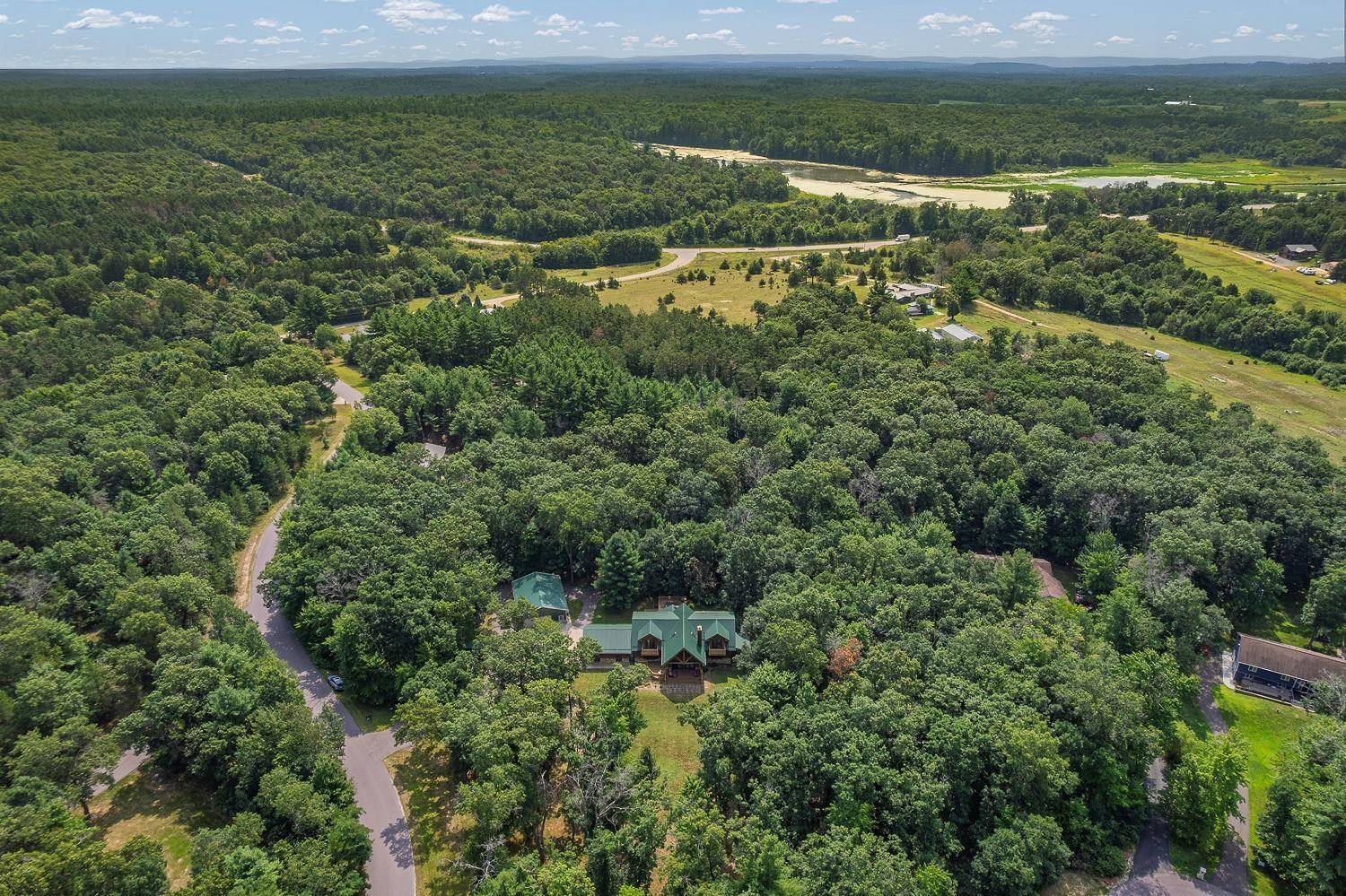 Reedsburg, Wisconsin 53959, United States, 4 Bedrooms Bedrooms, ,5 BathroomsBathrooms,Residential,Active,91169