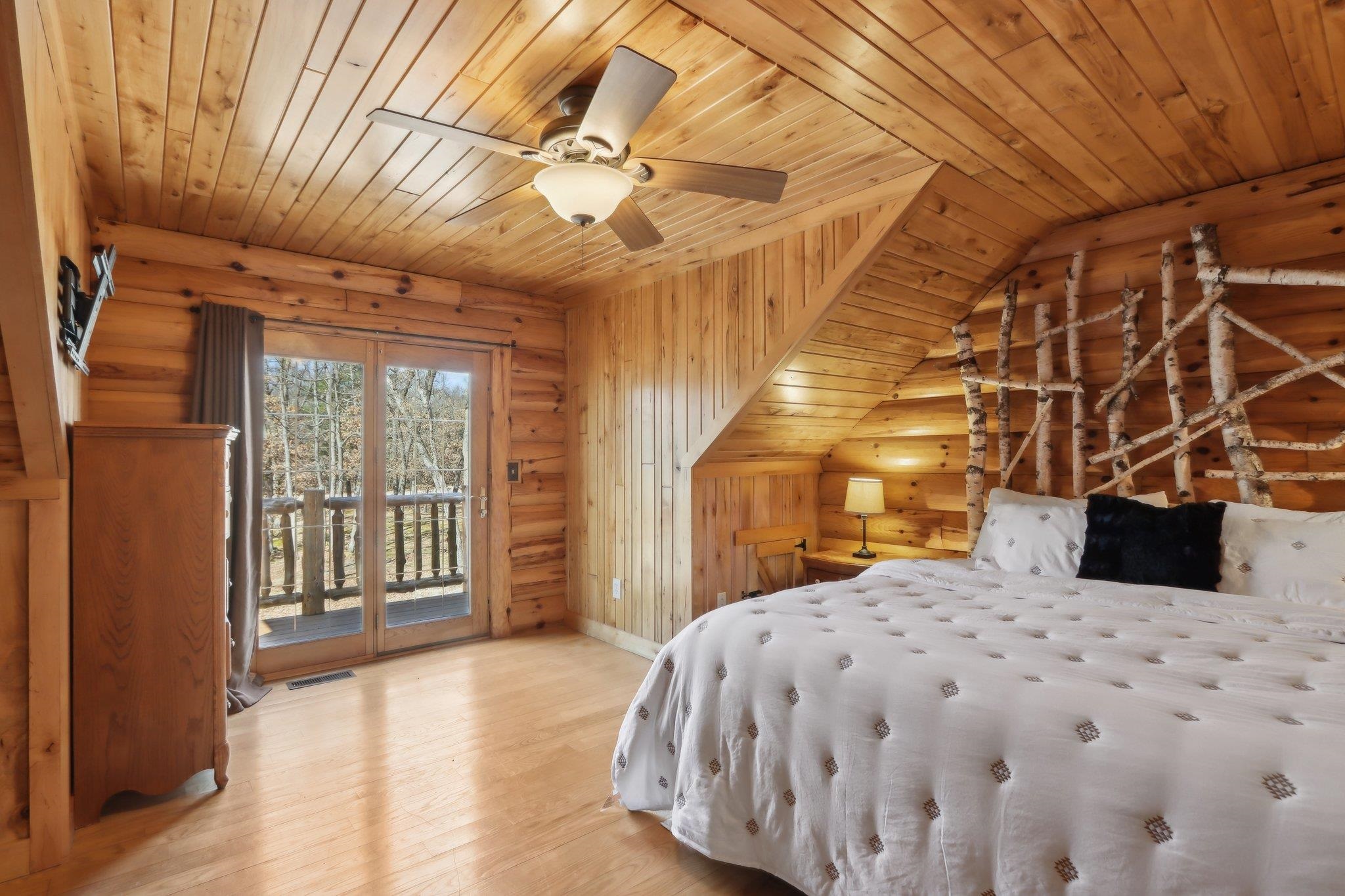 Reedsburg, Wisconsin 53959, United States, 4 Bedrooms Bedrooms, ,5 BathroomsBathrooms,Residential,Active,91169