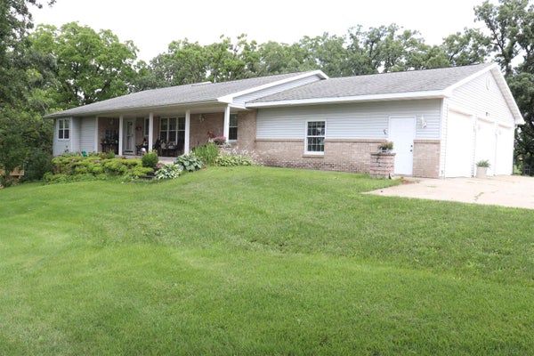 10538 W ERBE RD, BLUE MOUNDS, WI 53517 - Image df310db11059fb8e6974a0916b6b3d73/2920339975