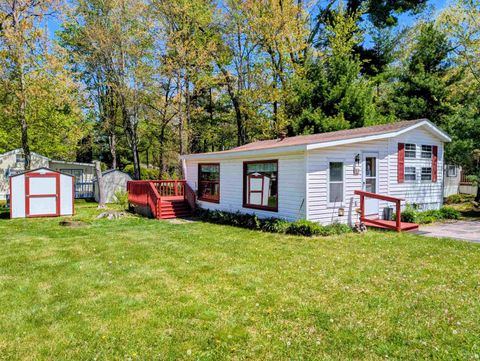 Photo of 113 Wood Haven Drive 35 #35, Wisconsin Dells, WI 53965 (MLS # 2023398)