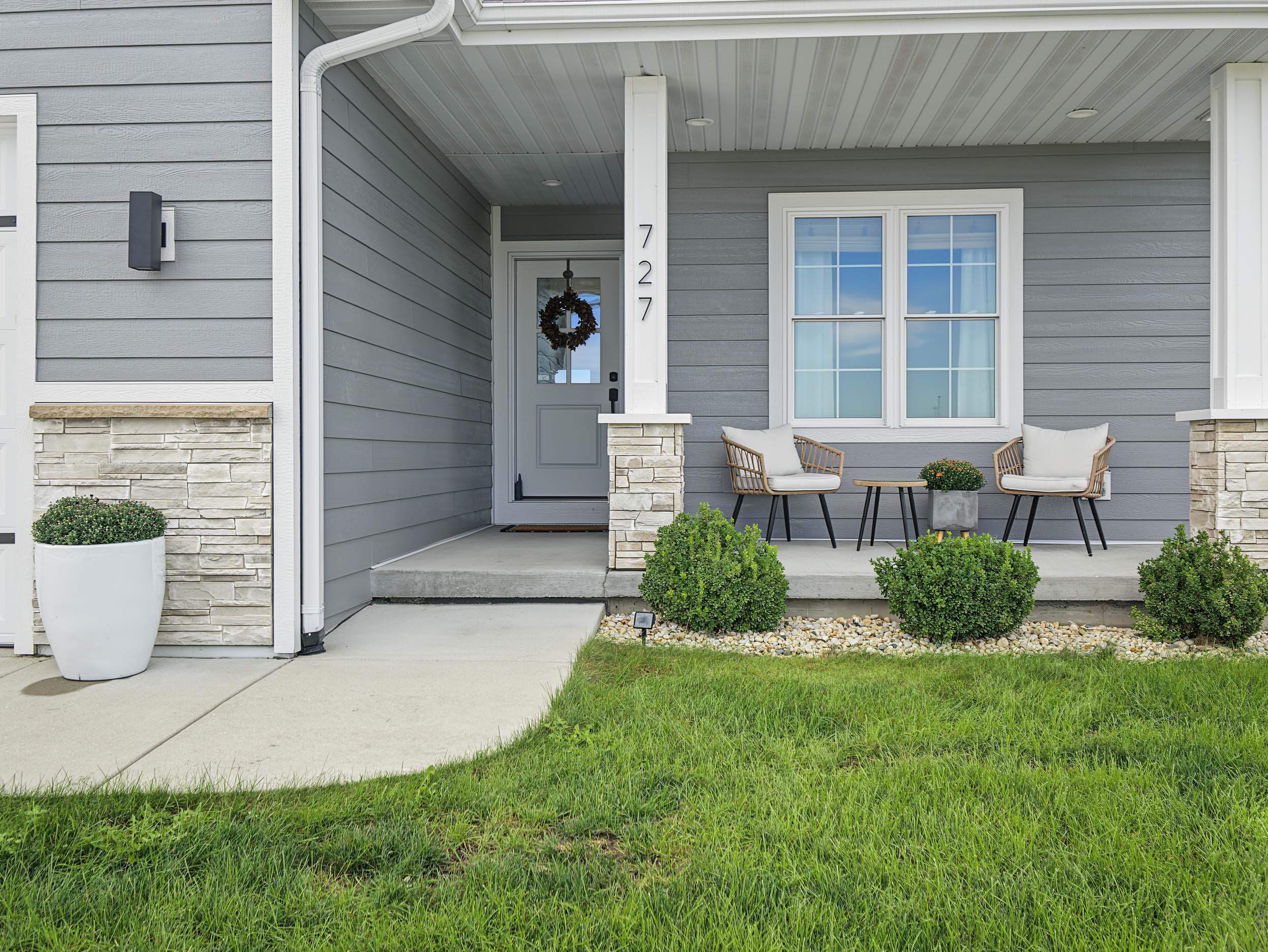 727 Badger Drive - Photo 2