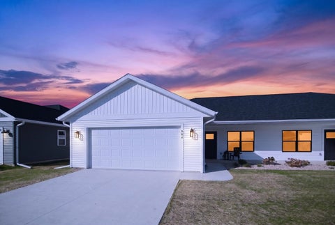 Photo of 968 Bell Circle, Arlington, WI 53911 (MLS # 2033492)